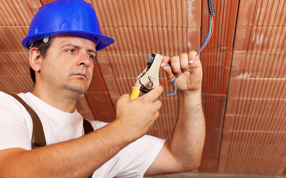 l'électricien Cesson